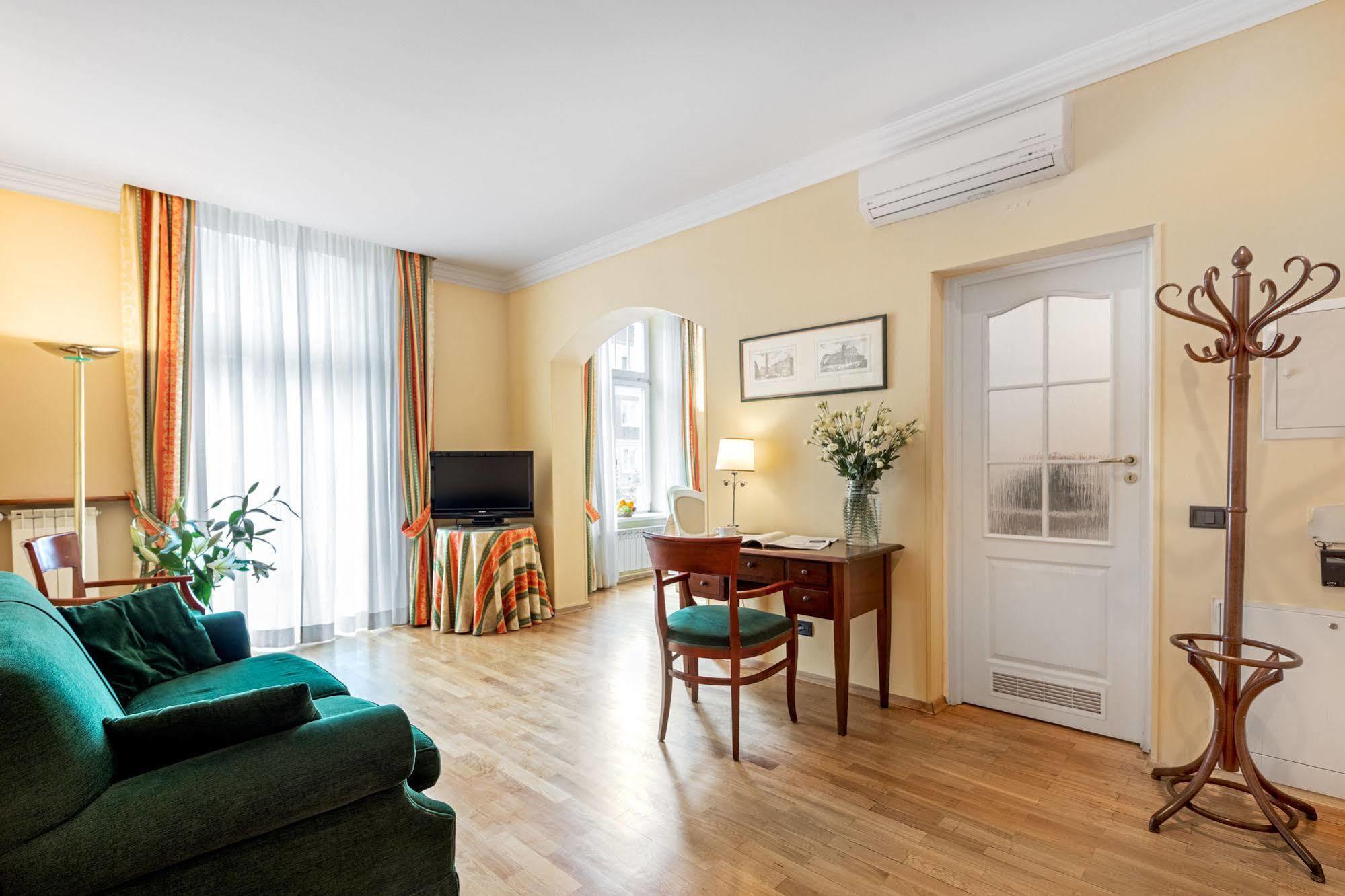 Hotel apartamentowy St. Andrew's Palace Warszawa