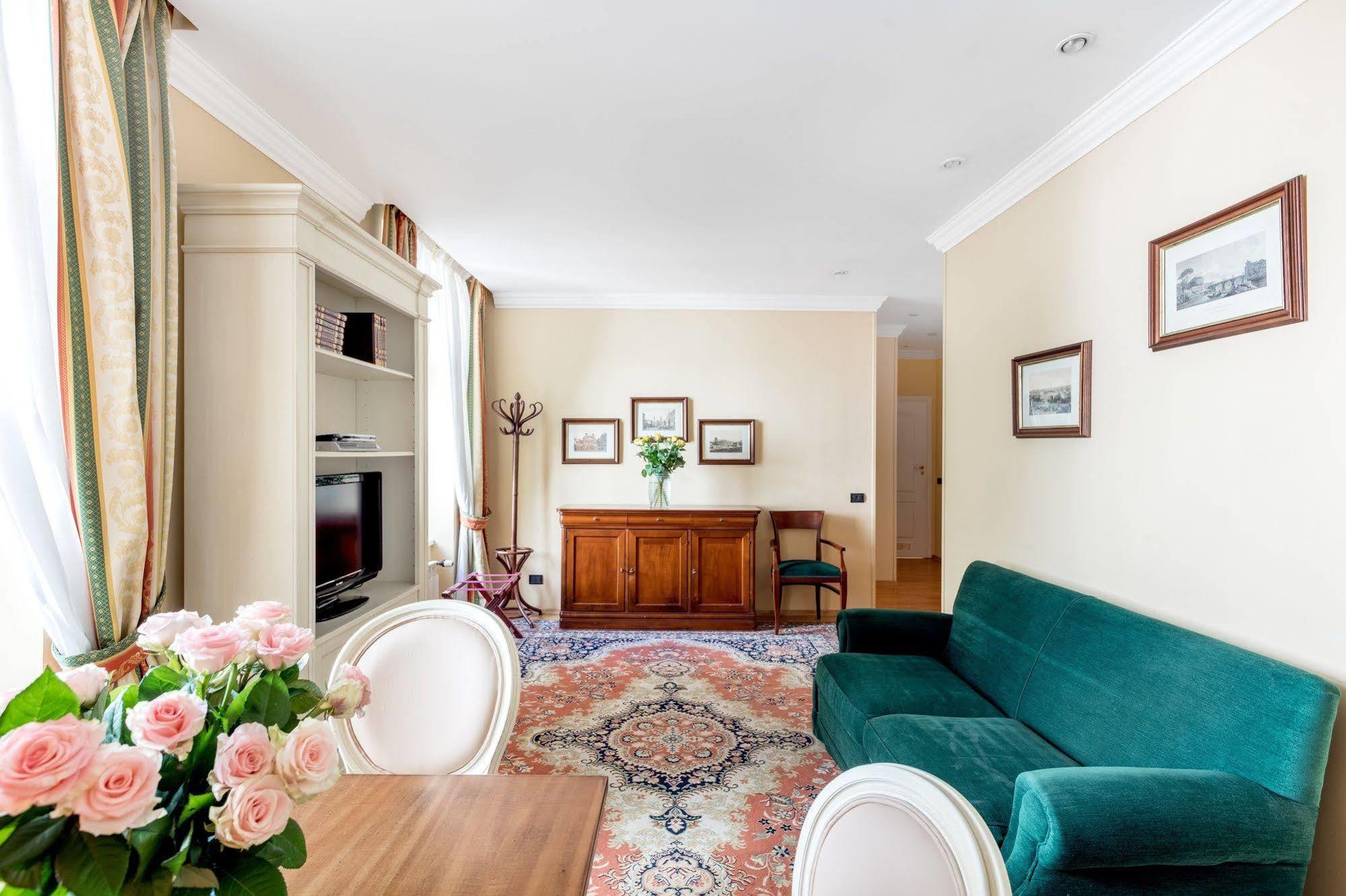 Hotel apartamentowy St. Andrew's Palace Warszawa
